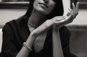 Effortlessly elegant, Pritika Swarup in the Debut Loop bracelet.