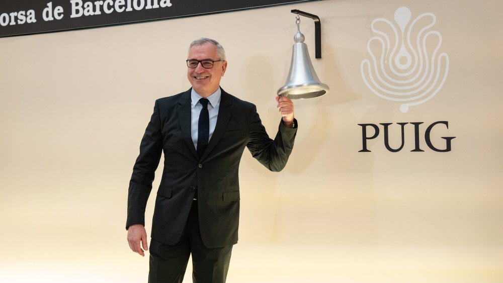 Marc Puig rings the bell at the Barcelona Stock Exchange.
