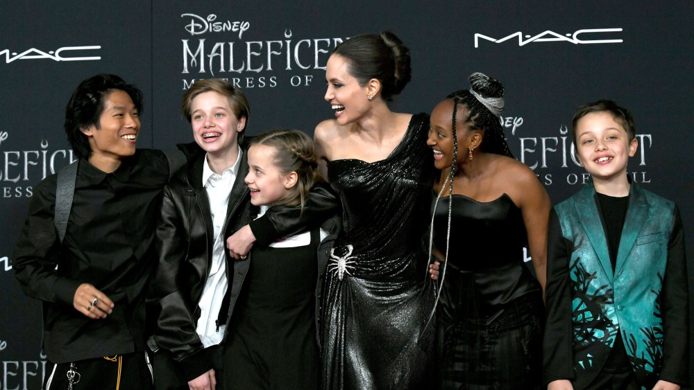 (L-R) Pax Thien Jolie-Pitt, Shiloh Nouvel Jolie-Pitt, Vivienne Marcheline Jolie-Pitt, Angelina Jolie, Zahara Narley Jolie-Pitt and Knox Leon Jolie-Pitt