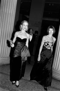 Anne Bass and Anna Wintour attend an event, presented by the Council of Fashion Designers of America, at the Metropolitan Museum of Art in New York City on January 9, 1989.