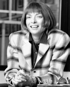 Anna Wintour answers questions during an interview in 1989.