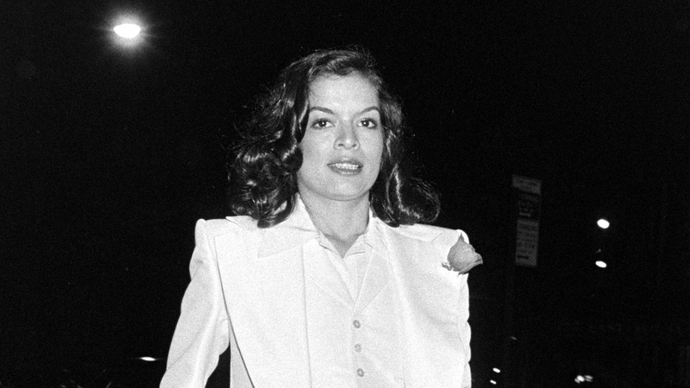 Bianca Jagger attends the Kenneth Jay Lane party in New York City on October 29, 1974.