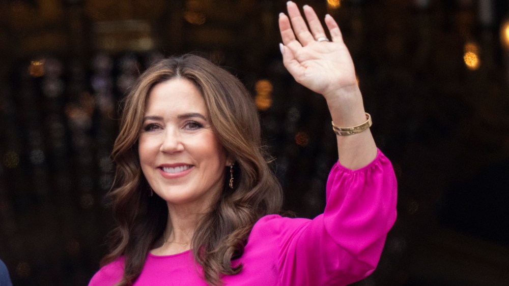 Queen Mary of Denmark, pink, King Frederik X’s Birthday Celebrations in Pink N°21 Pleated Midi Dress