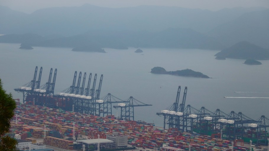According to Drewry’s World Container Index (WCI), prices for 40-foot containers rose 16 percent week, the largest jump since January.