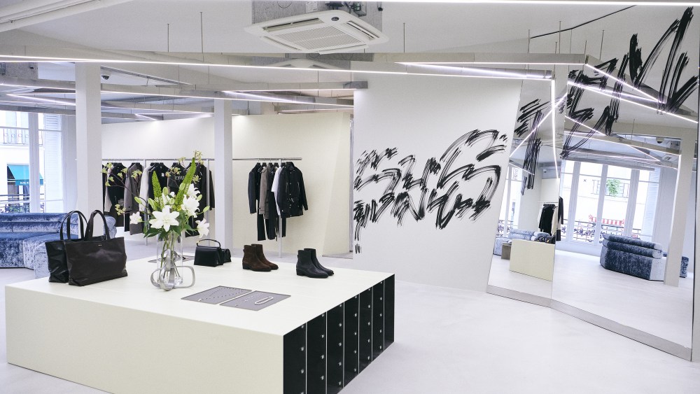 System Paris flagship Hyundai Korea