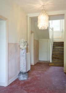 A Carlo Scarpa chandelier at the entrance of Hemphouse