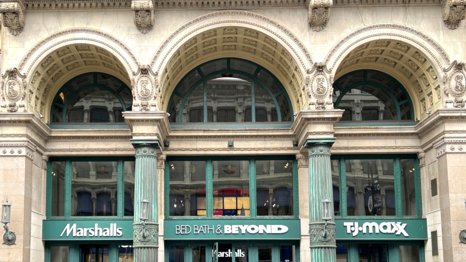 Marshalls, Bed Bath & Beyond, TJ Maxx stores, New York City, New York, USA