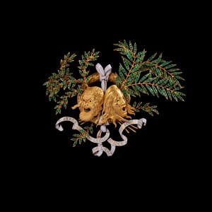 Brooch in honor of Sarah Bernhardt by René Lalique.