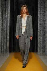 Cinq à Sept Resort 2025 Ready-to-Wear Collection
