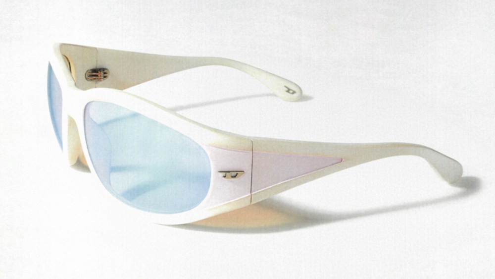 Diesel eyewear by EssilorLuxottica