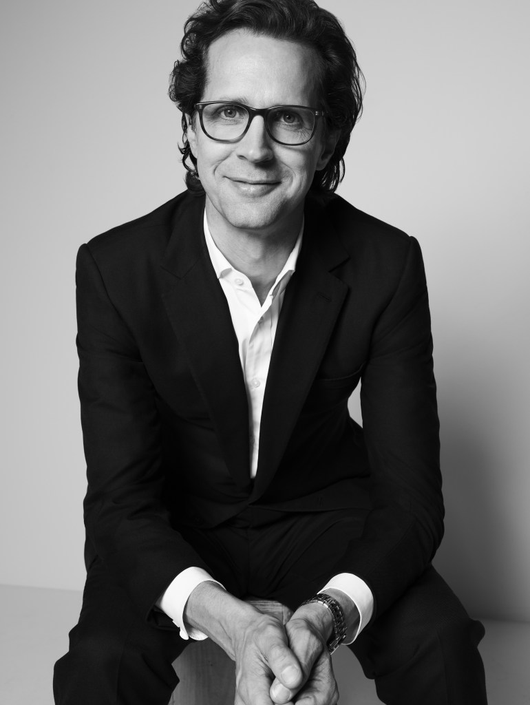 Stefan Larsson dark suit