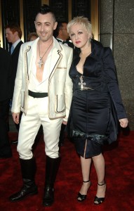 Alan Cumming and Cyndi Lauper arrive to the 60th Annual Tony Awards held at Radio City Music Hall, New York City. BRIAN ZAK. (Photo by Brian ZAK/Gamma-Rapho via Getty Images)