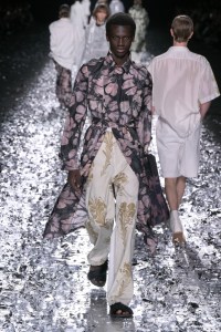 Menswear Trends at Paris Fashion Week Men’s Spring 2025: Light Layers