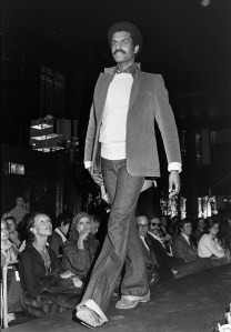 Model Renauld White