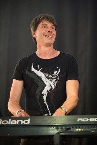 GLASTONBURY, ENGLAND - JUNE 28: English physicist and television presenter Brian Cox makes a surprise appearance with D:REAM, temporarily re-taking his role as keyboard player, at the end of their set during day three of Glastonbury Festival 2024 at Worthy Farm, Pilton on June 28, 2024 in Glastonbury, England. Founded by Michael Eavis in 1970, Glastonbury Festival features around 3,000 performances across over 80 stages. Renowned for its vibrant atmosphere and iconic Pyramid Stage, the festival offers a diverse lineup of music and arts, embodying a spirit of community, creativity, and environmental consciousness. (Photo by Leon Neal/Getty Images)