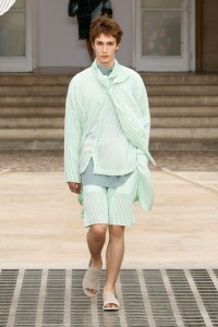 Menswear Trends at Paris Fashion Week Men’s Spring 2025: Pastels