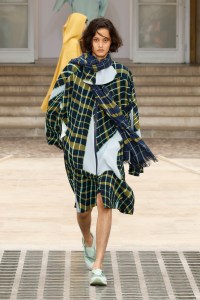 Issey Miyake Homme Plissé Spring 2025 Men's Collection at Paris Fashion Week