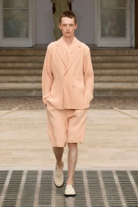 Issey Miyake Homme Plissé Spring 2025 Men's Collection at Paris Fashion Week