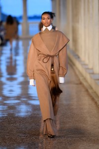 Max Mara Resort 2025 Ready-to-Wear Collection