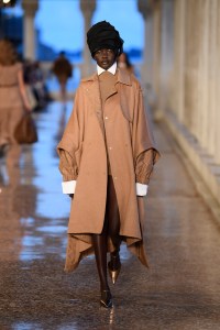 Max Mara Resort 2025 Ready-to-Wear Collection