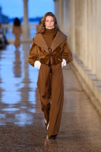 Max Mara Resort 2025 Ready-to-Wear Collection