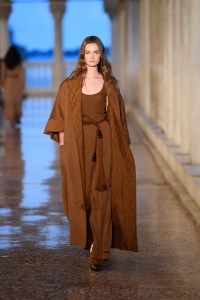 Max Mara Resort 2025 Ready-to-Wear Collection