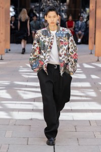 Sacai Spring 2025 Ready-To-Wear Show at Paris Fashion Week