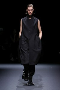 Y-3 Spring 2025 Ready-to-Wear Collection at Paris Fashion Week