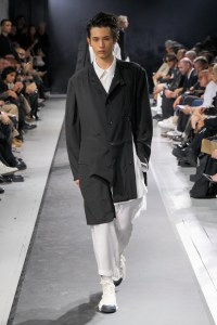 Yohji Yamamoto Spring 2025 Ready-to-Wear Collection at Paris Fashion Week