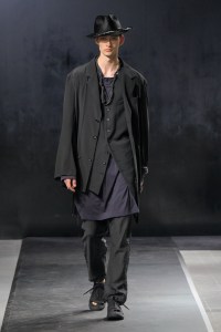 Yohji Yamamoto Spring 2025 Ready-to-Wear Collection at Paris Fashion Week