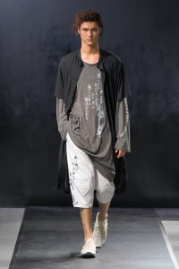 Yohji Yamamoto Spring 2025 Ready-to-Wear Collection at Paris Fashion Week