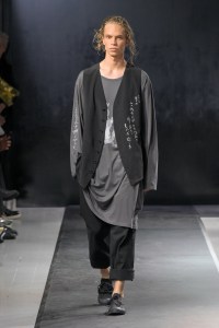 Yohji Yamamoto Spring 2025 Ready-to-Wear Collection at Paris Fashion Week