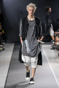 Yohji Yamamoto Spring 2025 Ready-to-Wear Collection at Paris Fashion Week