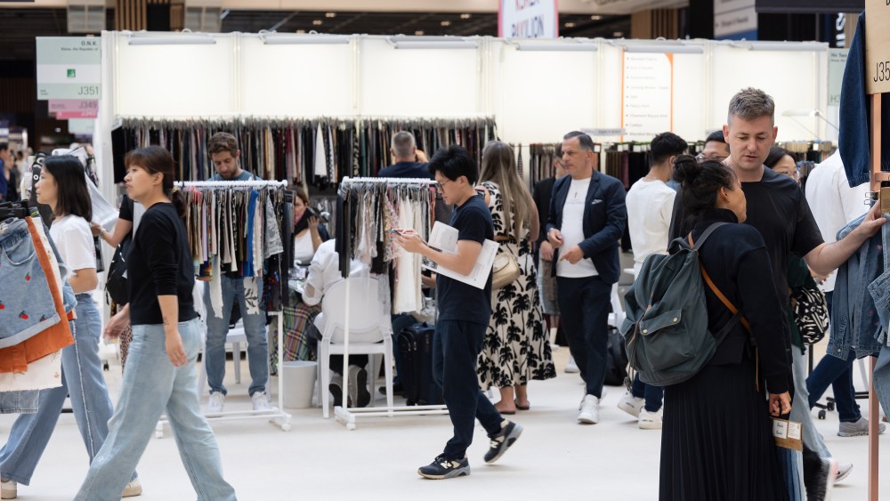 Buyers browsing fabrics at Texworld