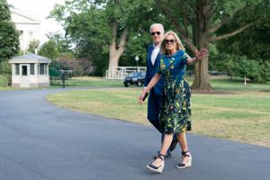 US President Joe Biden and First lady Jill Biden walk to the White House in Washington, DC, on July 7, 2024, as they return after they attended campaign events in Pennsylvania. (Photo by Chris Kleponis / AFP) (Photo by CHRIS KLEPONIS/AFP via Getty Images)