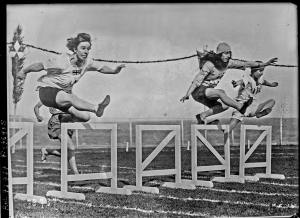 Women competing in the Monte-Carlo Olympics of 120, seen at the Porte d’Orèe exhibition.