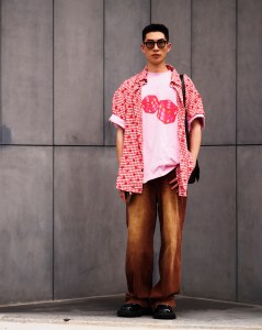 Street style in Seoul, South Korea.