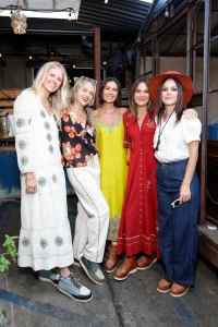 Sarah Wright, Teresa Palmer, Nicole Chavez, Olivia Allen, and Rachel Bilson