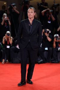 VENICE, ITALY - AUGUST 31: Jude Law attends the "The Order" red carpet during the 81st Venice International Film Festival at Palazzo del Cinema on August 31, 2024 in Venice, Italy. (Photo by Maria Moratti/Getty Images)