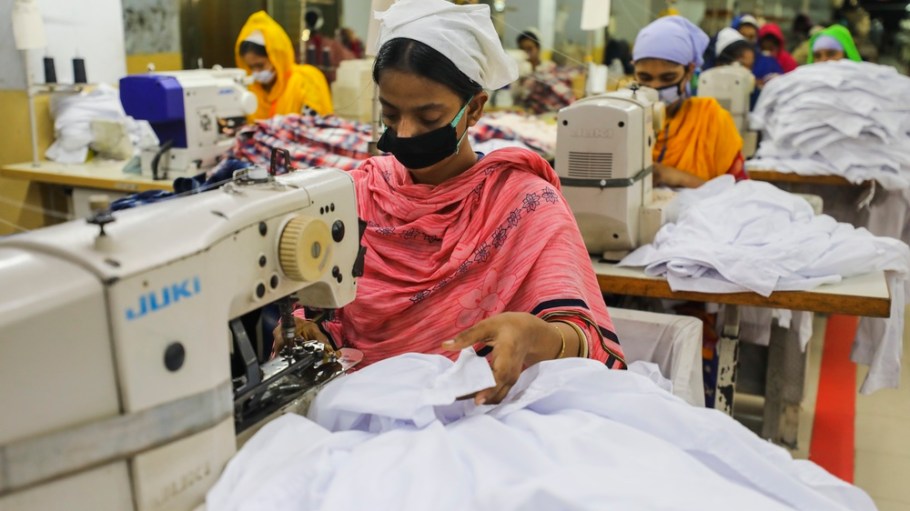 The sudden indefinite closure of Gazipur-based Giant Textiles has rattled Bangladesh’s garment industry.