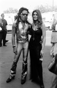 Lenny Kravitz and Cindy Crawford attend the MTV Awards at the Gibson Amphitheater in Los Angeles, CA on September 2, 1993.