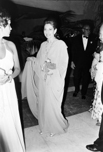 Maria Callas (C) attends the opening of the Sporting Club Casino in Monte Carlo, Monaco, on June 22, 1974.
