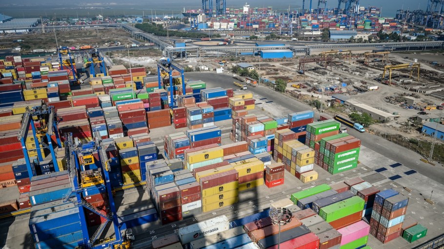 Dockworkers across India are threatening an indefinite strike, starting on December 17.