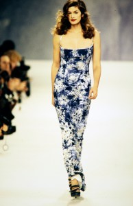 Cindy Crawford during Todd Oldham’s fall 1990 show. – Fairchild Archive