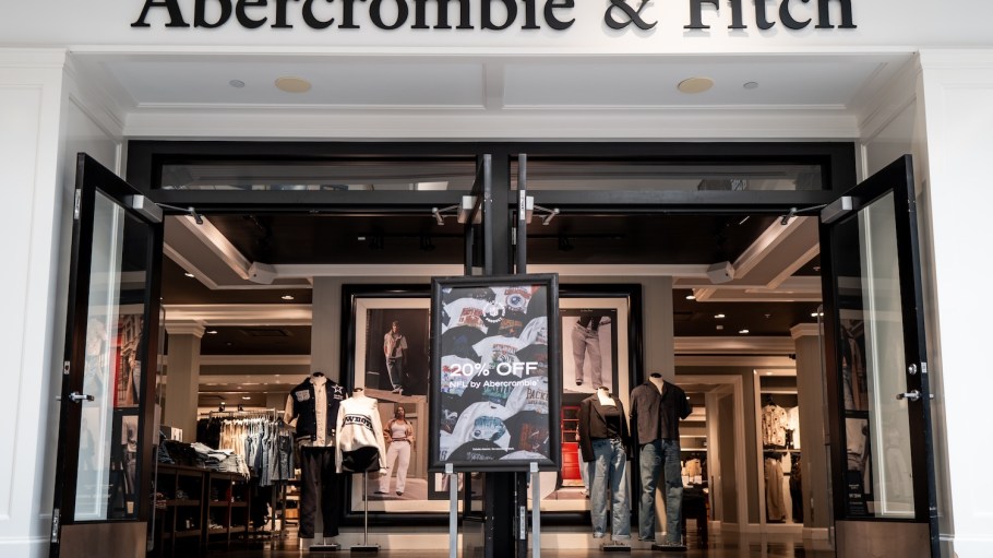 The stars are aligned for many apparel specialty retailers.