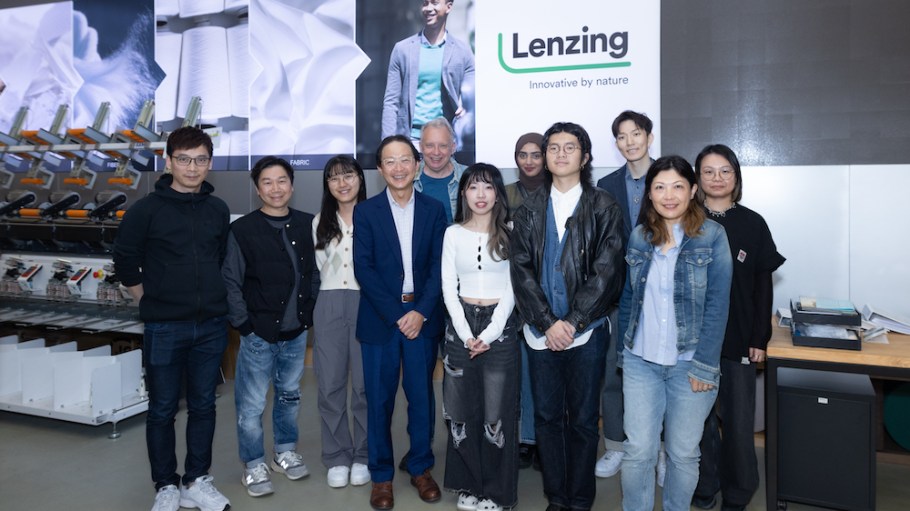 Lenzing gave participants fibers to use in their collections.