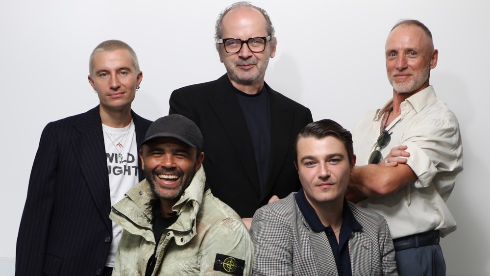 Garv Armstrona. Eloar Johnson. Robin Derrick, Jimmv Mclntosh, David Bradshaw