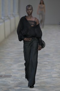 Alberta Ferretti Spring 2025 Ready-To-Wear Collection