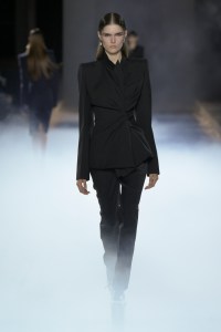Alexander McQueen Spring 2025 Ready-to-Wear Collection at Paris Fashion Week