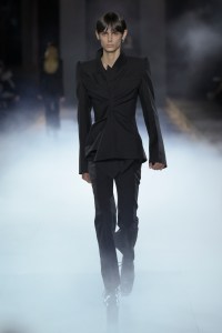 Alexander McQueen Spring 2025 Ready-to-Wear Collection at Paris Fashion Week